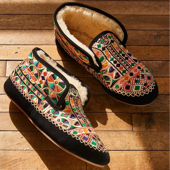 Free People Llani Shearling Kantha Slippers Black Multi US 7 EU 38 NWOB